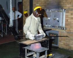 Bei der Goldschmelze - Bild � South African Tourism